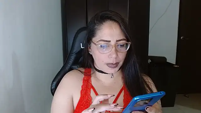 Snapshot of natashasmithe chatting on October 9, 1:54 am natashasmithe online show from October 9, 1:54 am
