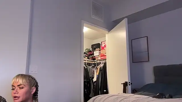 ElenaErickson online show from April 13, 2:35 am