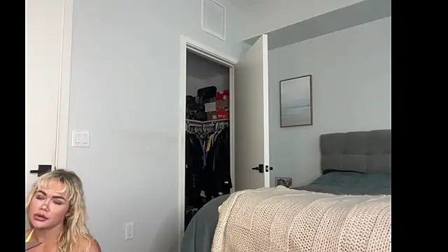 ElenaErickson online show from March 4, 7:53 pm