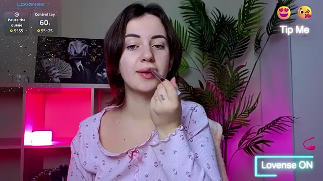 SweetieKendl online show from March 18, 9:20 pm