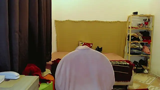 Sophie Fantasys online show from February 15, 1:19 am