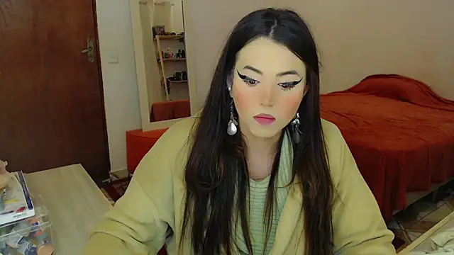 Sophie Fantasys online show from June 8, 1:01 am