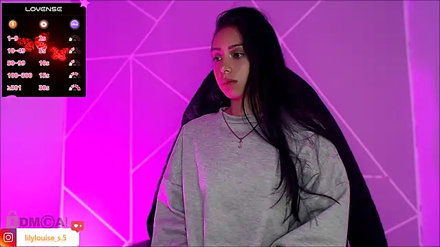 lilylouisee online show from December 16, 4:18 am