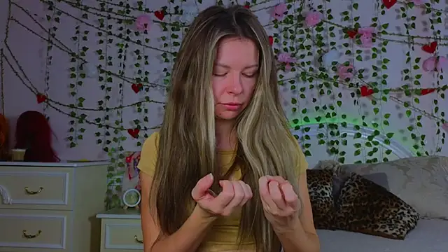 Real Tini online show from November 30, 6:17 am