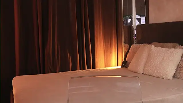 VictoriaMorrone online show from April 28, 3:43 am