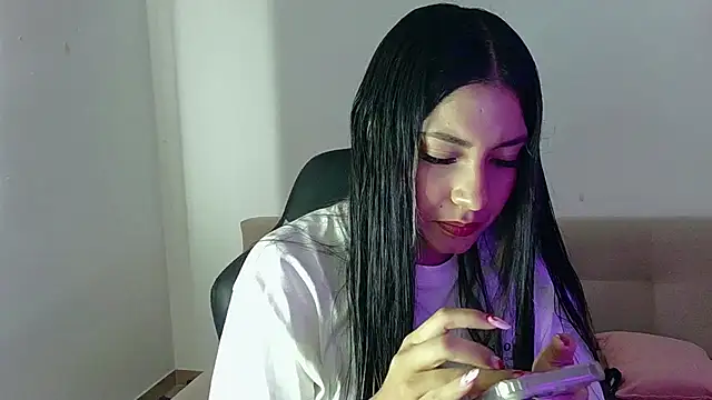 Lia 14  online show from April 25, 5:10 pm