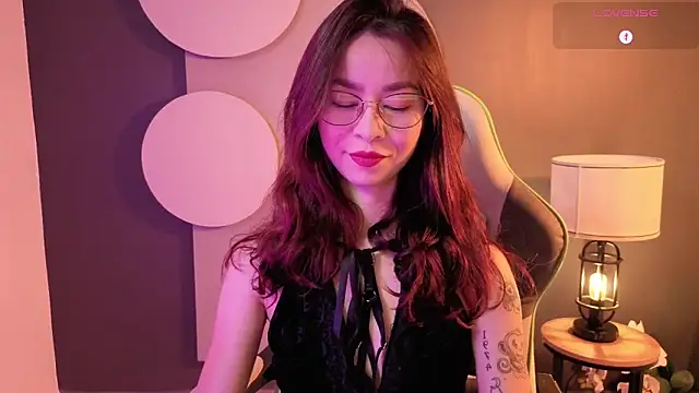 rosse 98  online show from June 11, 2:25 pm