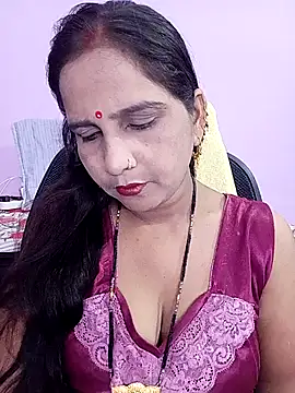 reemacouple007 online show from June 7, 8:10 am