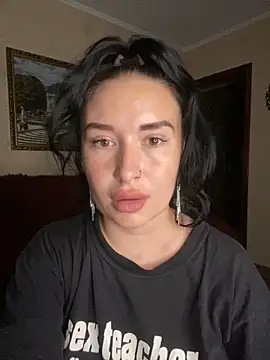 Roxana Bell online show from June 10, 8:29 pm