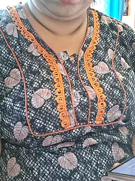 Snapshot of Ravina_patil1 chatting on October 1, 6:29 am Ravina patil1 online show from October 1, 6:29 am