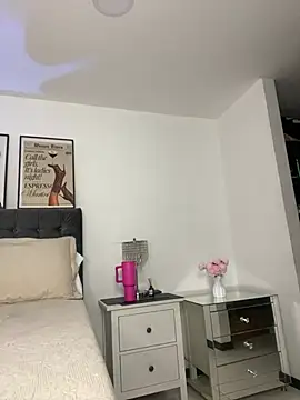 exoticcute online show from April 20, 6:11 pm