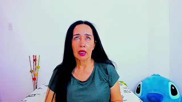 HorniestMilf online show from April 9, 8:25 pm