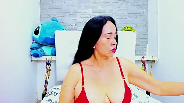 Snapshot of HorniestMilf chatting on September 10, 9:04 pm HorniestMilf online show from September 10, 9:04 pm