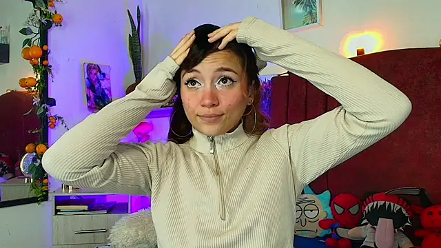 alisson zafiro  online show from April 6, 6:25 am