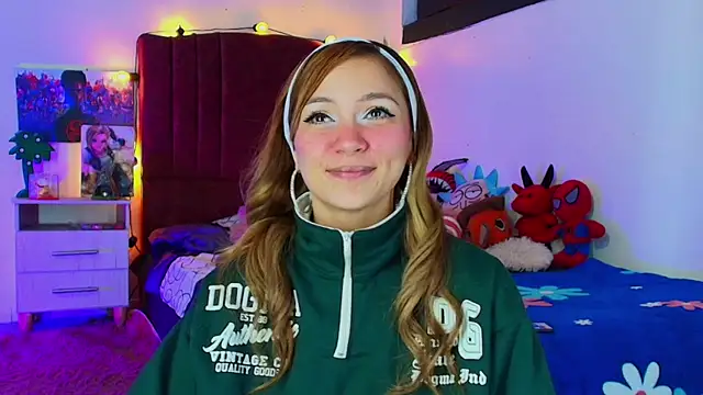 alisson zafiro  online show from October 18, 3:31 am