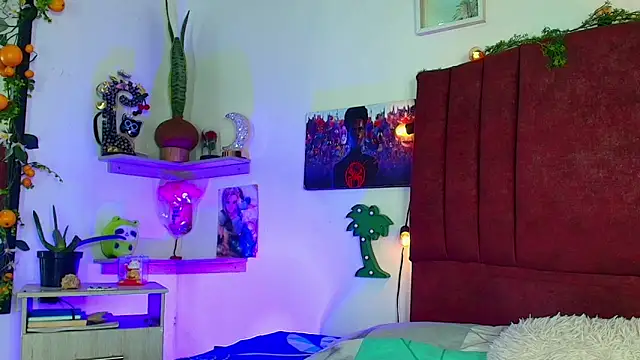 alisson zafiro  online show from March 29, 3:38 am