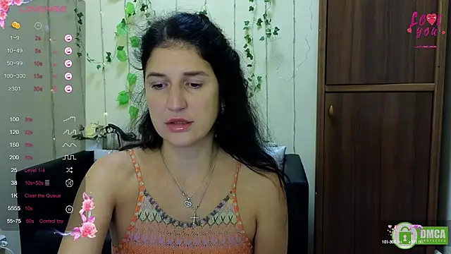 Snapshot of Alianna_Solo_Kisses chatting on September 18, 11:42 am Alianna Solo Kisses online show from September 18, 11:42 am