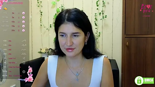 Snapshot of Alianna_Solo_Kisses chatting on September 16, 11:40 am Alianna Solo Kisses online show from September 16, 11:40 am