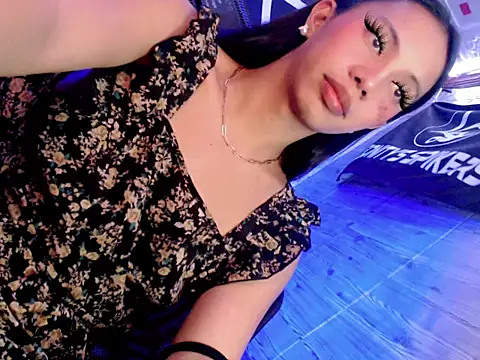 whiteladyboy online show from November 10, 2:56 pm