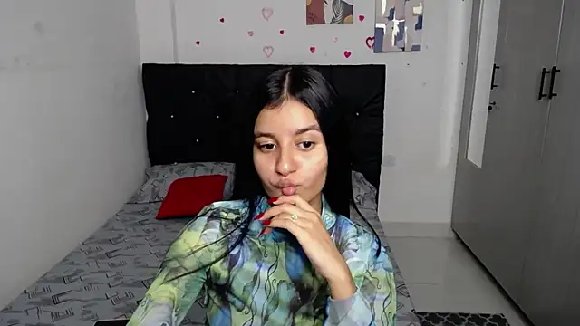 Snapshot of floweer_ chatting on October 2, 9:03 am floweer online show from October 2, 9:03 am