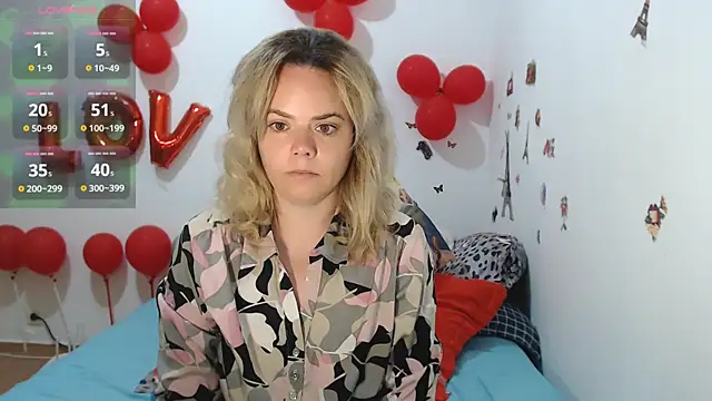 hotmilf4uxxx online show from April 20, 7:44 am