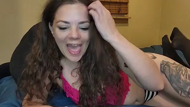 MiaElizabeth online show from July 4, 4:36 pm