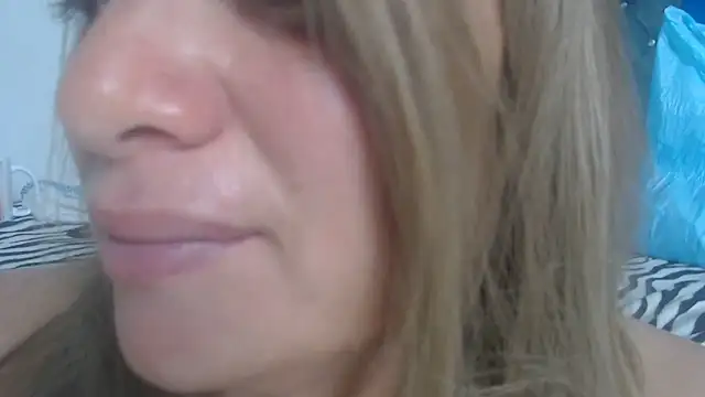 Elza Blonde online show from April 29, 2:20 pm