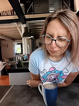 Jade Emeraud online show from April 21, 8:21 am