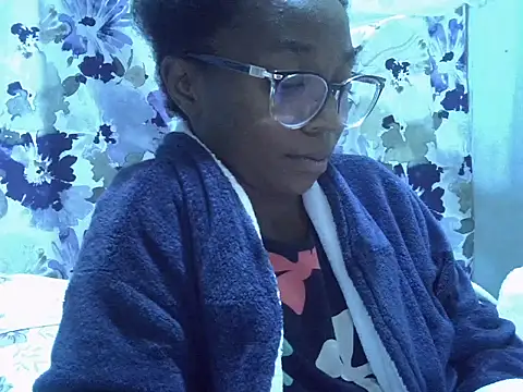 ElianeHot online show from June 13, 6:38 pm