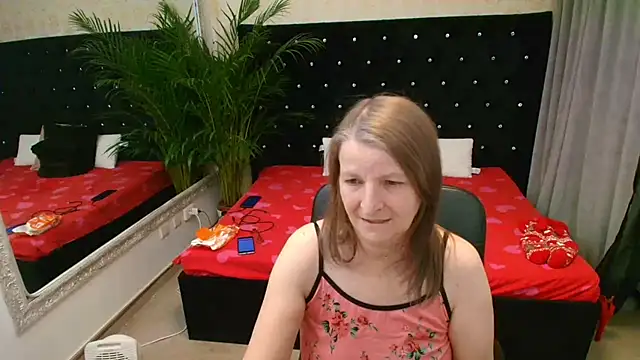 Lilly hott online show from January 6, 7:17 pm