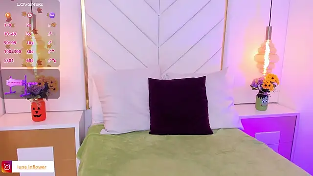 Flor delunaa online show from October 31, 12:42 pm