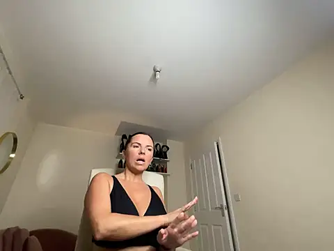 Snapshot of GoddessAlexi1 chatting on October 9, 4:11 pm GoddessAlexi1 online show from October 9, 4:11 pm
