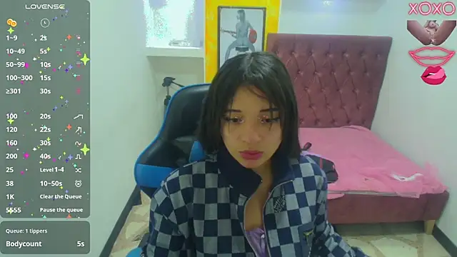 Snapshot of angelie_3 chatting on October 19, 6:15 am angelie 3 online show from October 19, 6:15 am