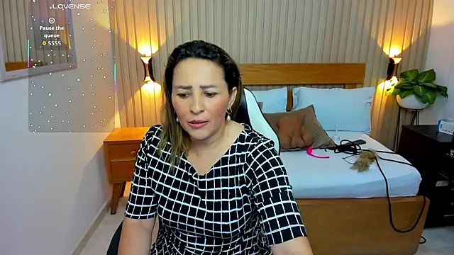 luciana ballesteros  online show from April 23, 12:23 pm