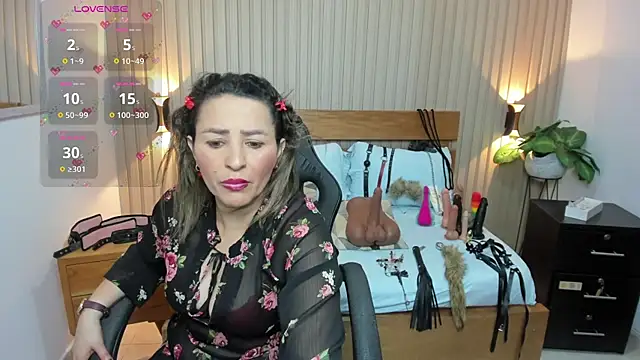 Snapshot of luciana_ballesteros_ chatting on September 18, 12:37 pm luciana ballesteros online show from September 18, 12:37 pm