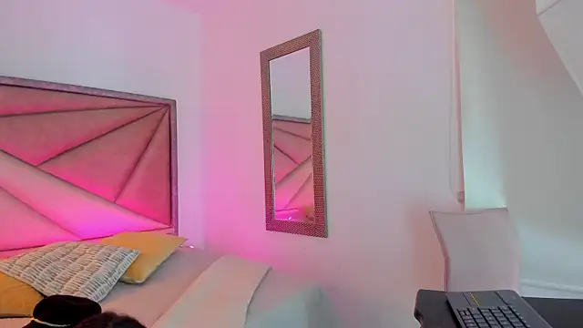 FaloonRoussel online show from January 13, 6:12 pm