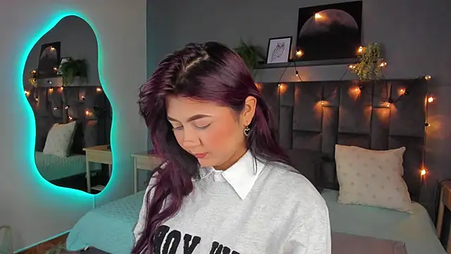 alaia-rogers online show from December 19, 11:57 am