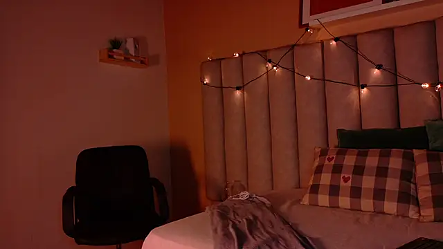 alaia-rogers online show from November 21, 11:34 am