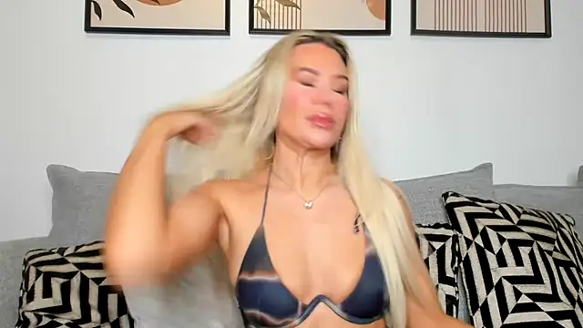 Alexia-Lee online show from January 16, 10:17 pm