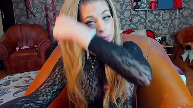 ammyloca123 online show from April 3, 11:58 pm