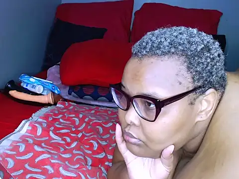 fatafricanqueen online show from April 21, 7:32 pm