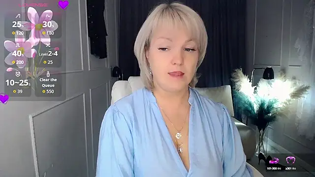 Snapshot of Juarnea chatting on October 10, 1:05 pm Juarnea online show from October 10, 1:05 pm