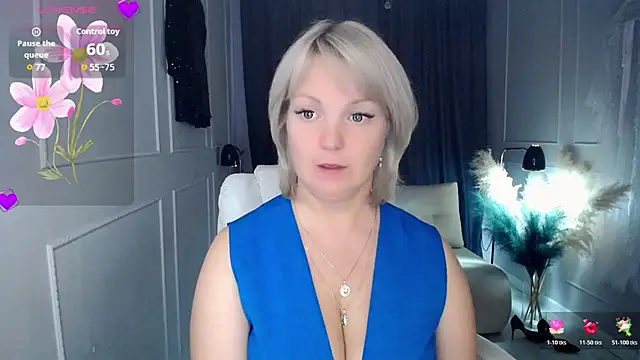 Snapshot of Juarnea chatting on October 17, 11:13 am Juarnea online show from October 17, 11:13 am