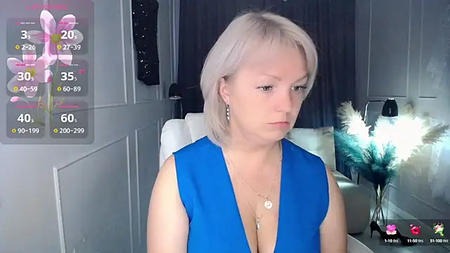 Snapshot of Juarnea chatting on September 22, 6:23 am Juarnea online show from September 22, 6:23 am