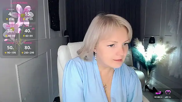 Snapshot of Juarnea chatting on September 17, 1:31 pm Juarnea online show from September 17, 1:31 pm