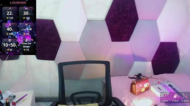 KayleighDreams  online show from February 11, 9:22 am