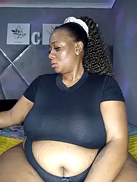 CocoBootyyy online show from April 18, 2:36 am