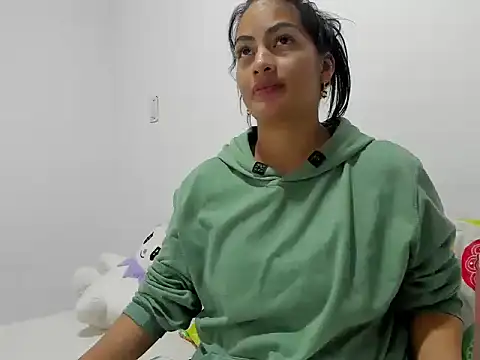 SamanthaBeke online show from April 26, 4:32 am