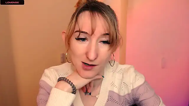 AmandaSell online show from October 28, 10:10 am