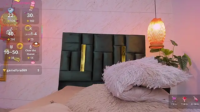 Taiissa  online show from October 2, 9:20 pm